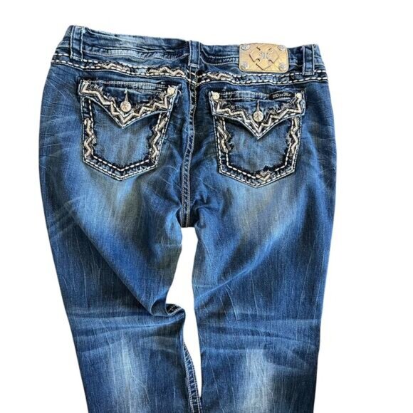 Miss Me,  Mid Rise, Easy Cropped women's size 34 jeans - Picture 5 of 8